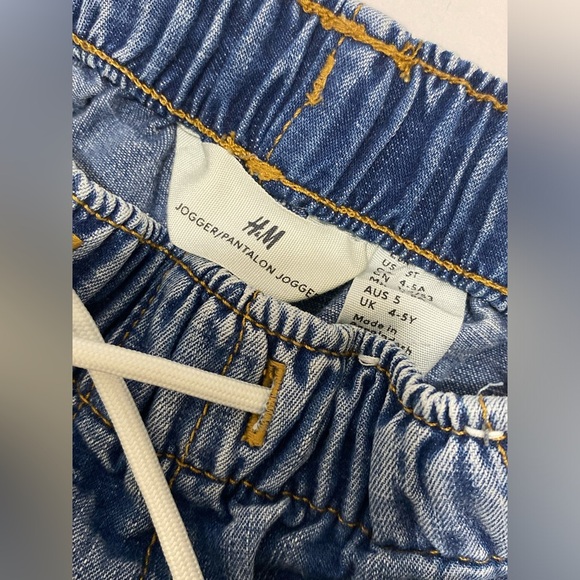 LIKE NEW🤍H&M JEANS JOGGER BOY 5t - Picture 6 of 6